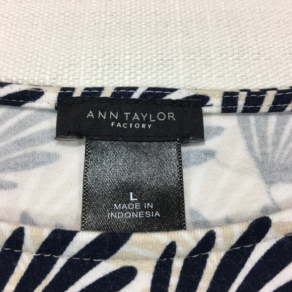 Ann Taylor Factory Long Sleeve Leaf Design Shirt L - Picture 3 of 7
